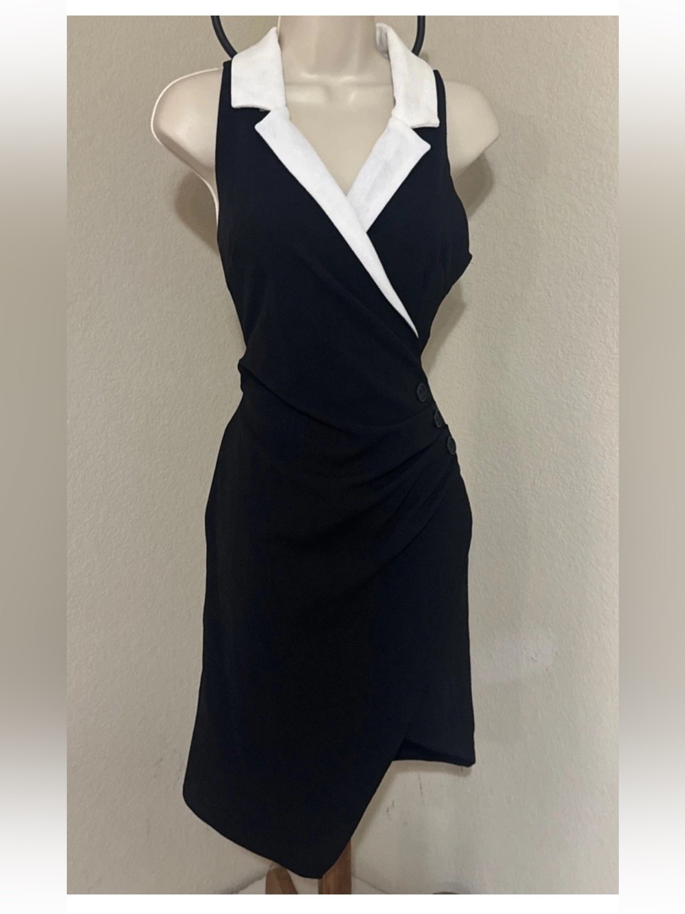 Black Sleeveless Sheath Dress with White Collar Tailored Fit&Side Bottom Details